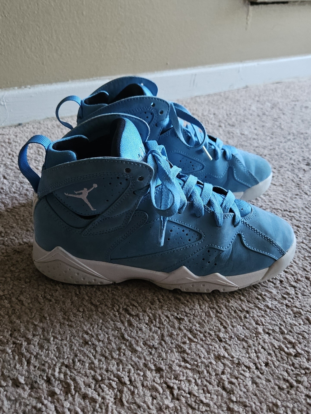 Jordan Kids' Light Blue Retro GS Pantone Basketball Shoes
